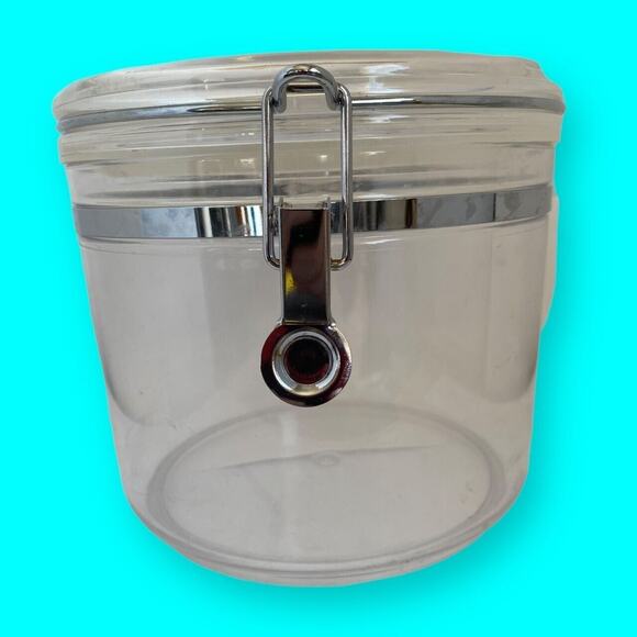 Clear Plastic Airtight Food Storage Container With Locking Lid & Metal Clamp - Picture 8 of 8